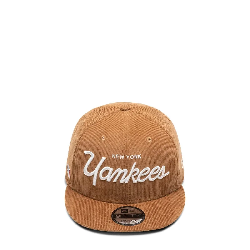 Bold Print Hat-9FIFTY NEW YORK YANKEES SCRIPT CORDUROY CAP